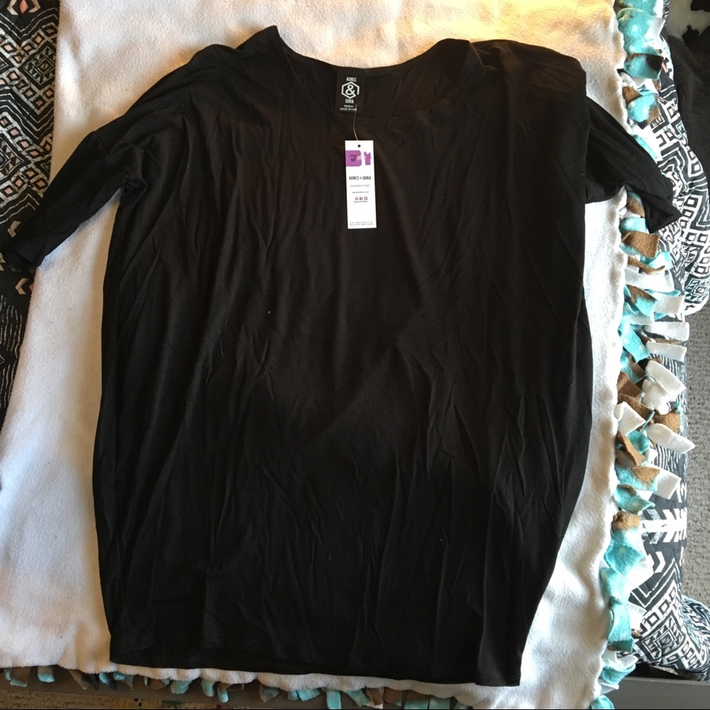 Agnes & Dora black dolman tunic. M